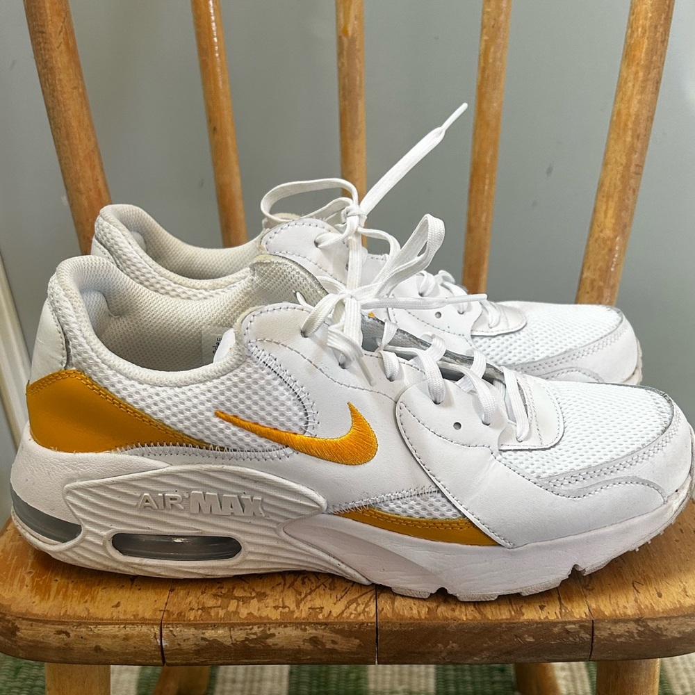 Nike air max gold, women’s 9.5.